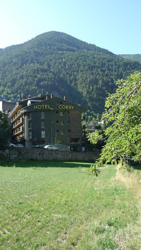 Coray By Pierre & Hotel Encamp